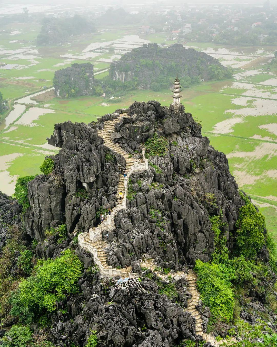 Hang Mua Viewpoint At Trang An